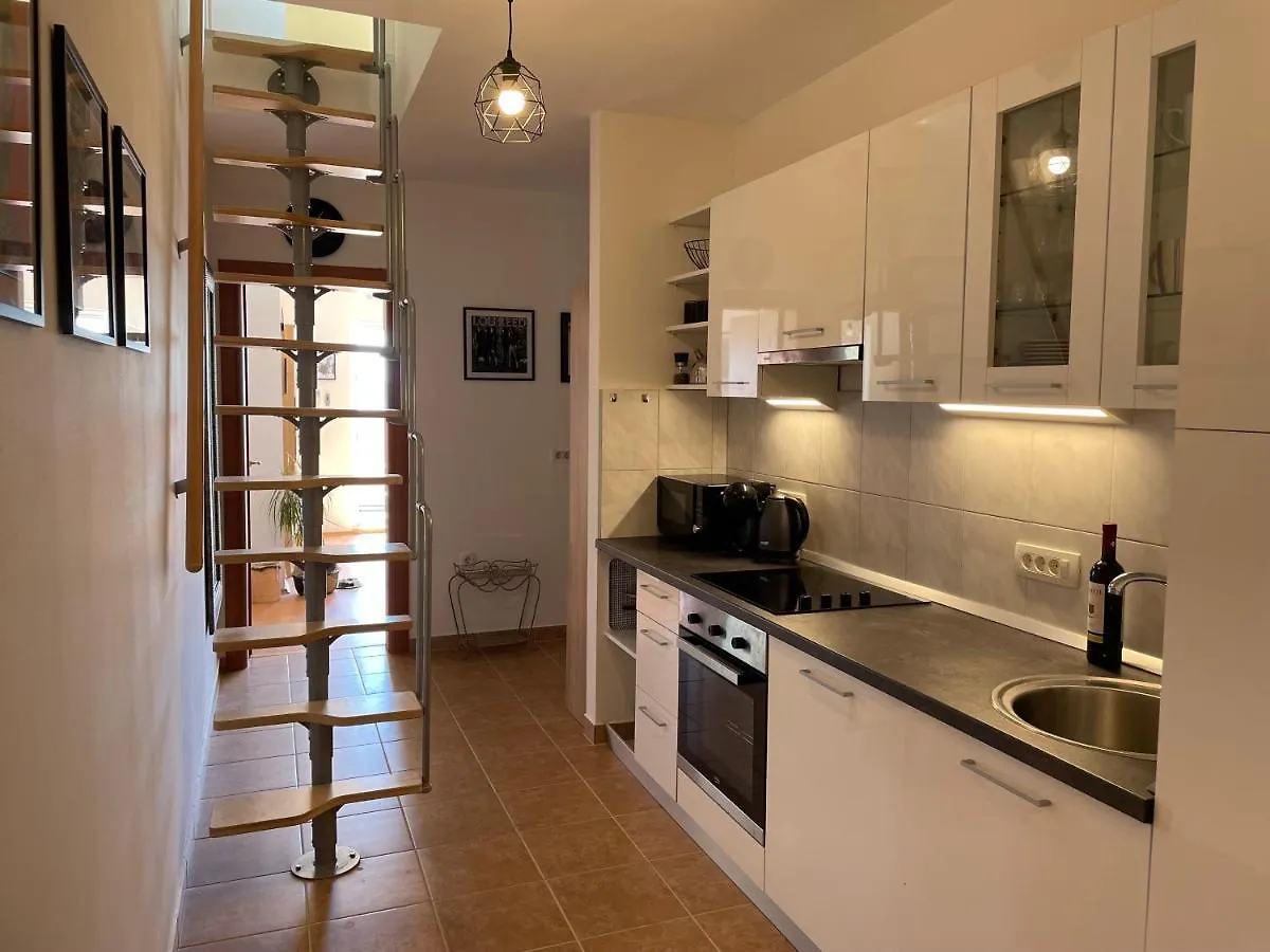 Rock'N'Jazz Apartment With Swimming Pool And Beautiful Sea View Poljane